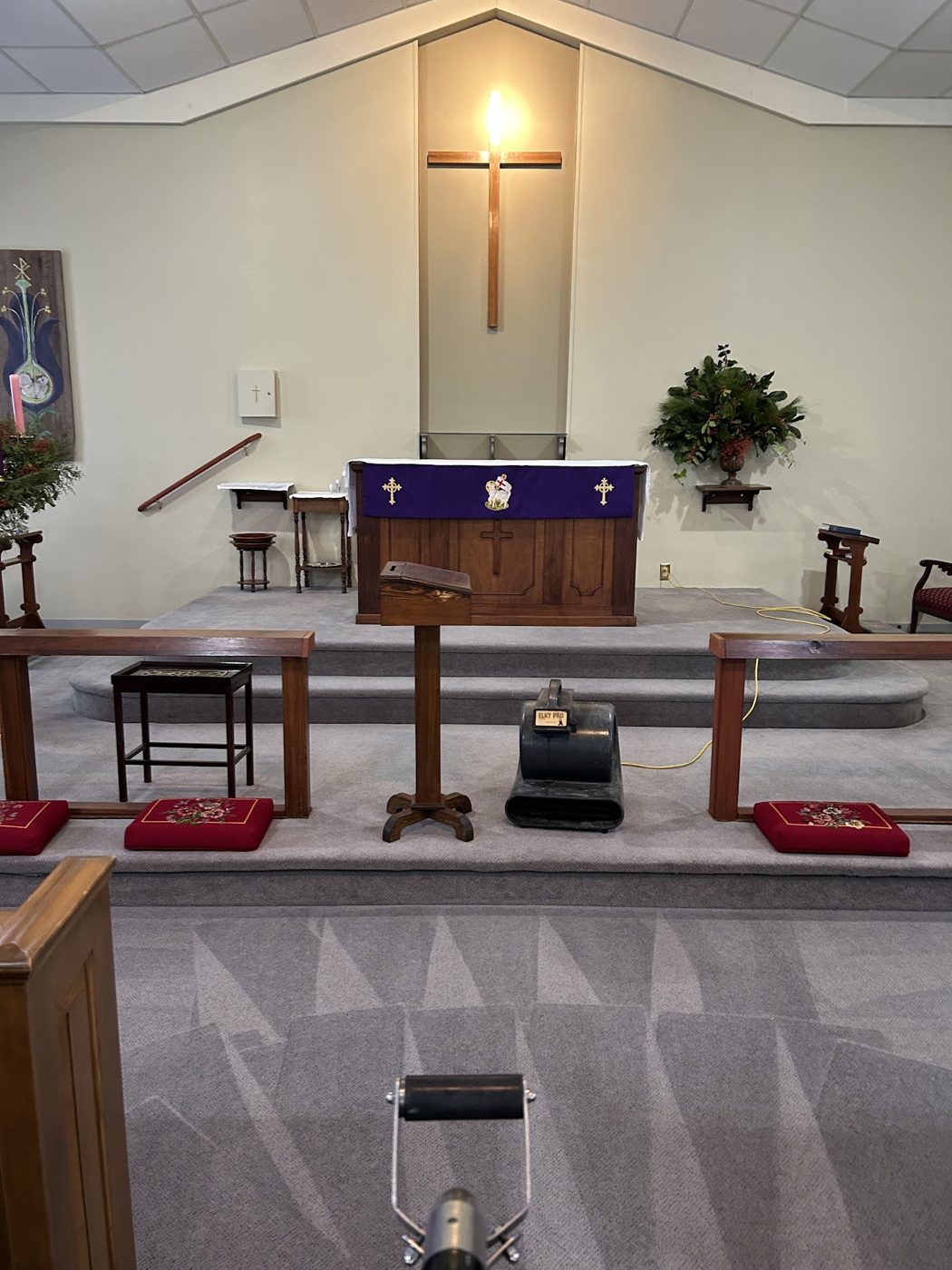 Church sanctuary carpet cleaning